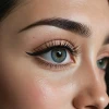 Le secret d'un regard parfait : le crayon waterproof pour sourcils