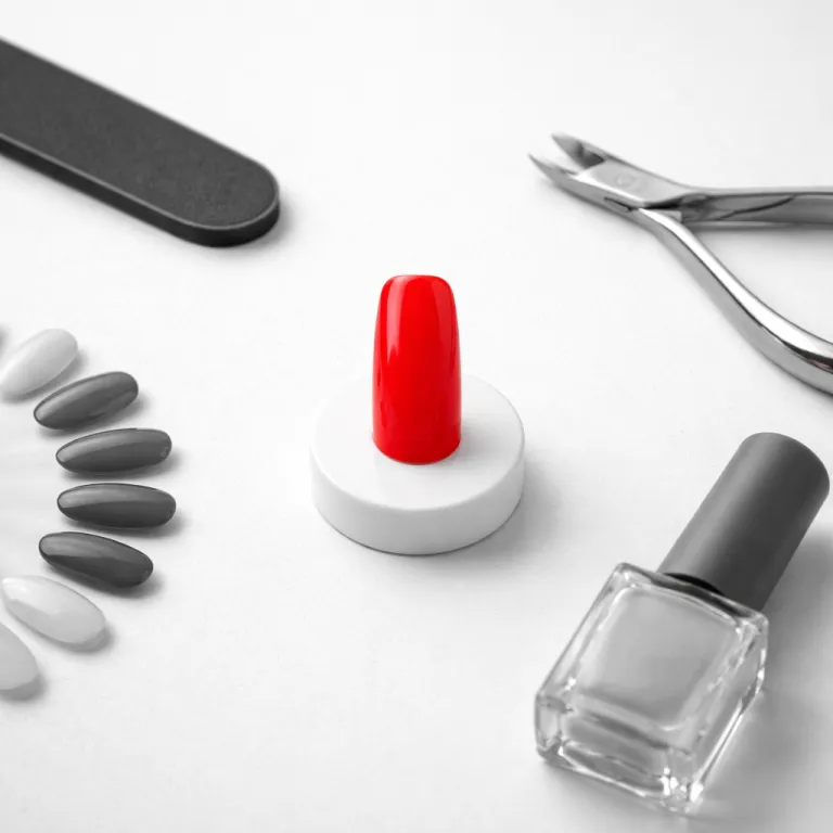 Comprendre le tarif des ongles : repères essentiels pour une manucure maîtrisée