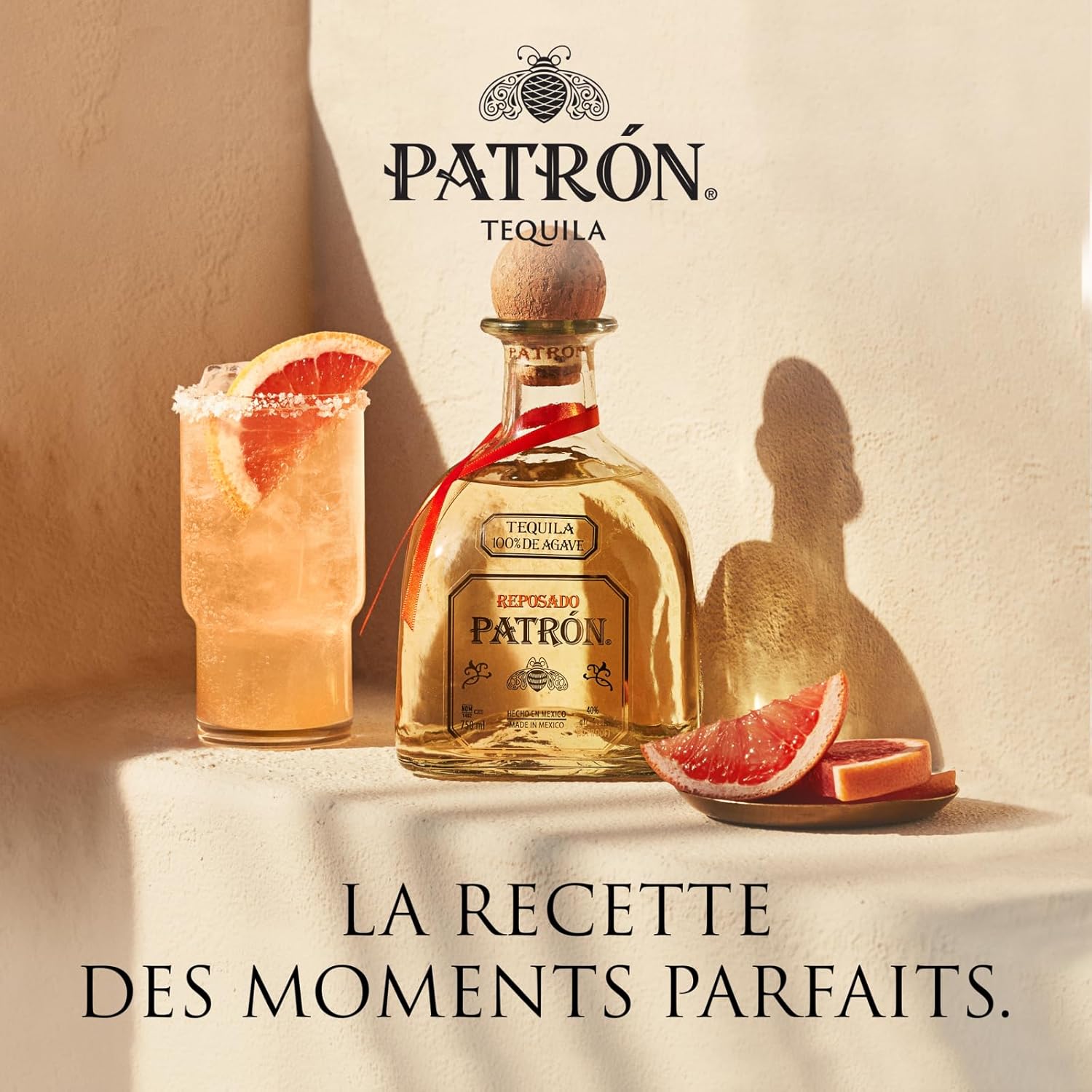 PATRÓN Reposado Tequila, 40 % d’alc., 70 cl / 700 ml, produite avec les meilleurs agaves bleus Weber, vieillie pendant plus de 2 mois en fûts de chêne, idéale pour un Paloma, avec coffret cadeau